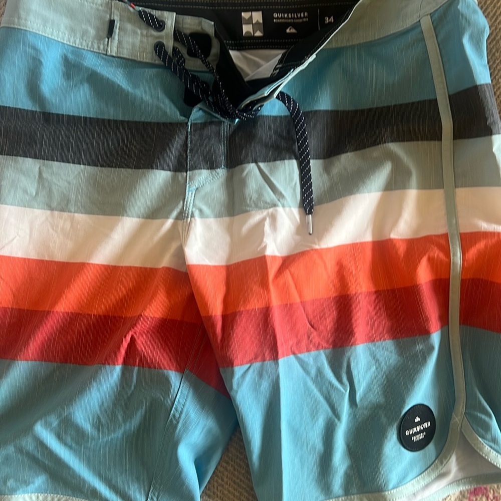 Quicksilver Men’s Board shorts size 34
